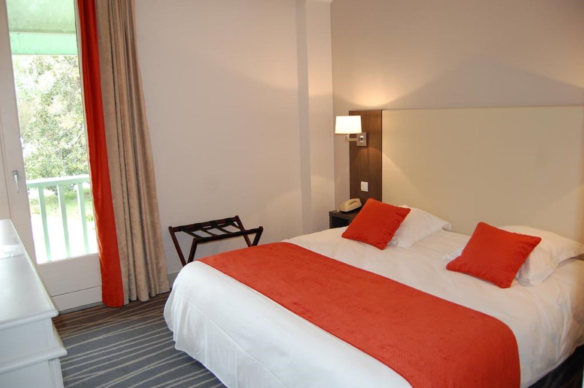 בזאס Logis Hotels- Hotel Et Restaurant Domaine De Fompeyre מראה חיצוני תמונה